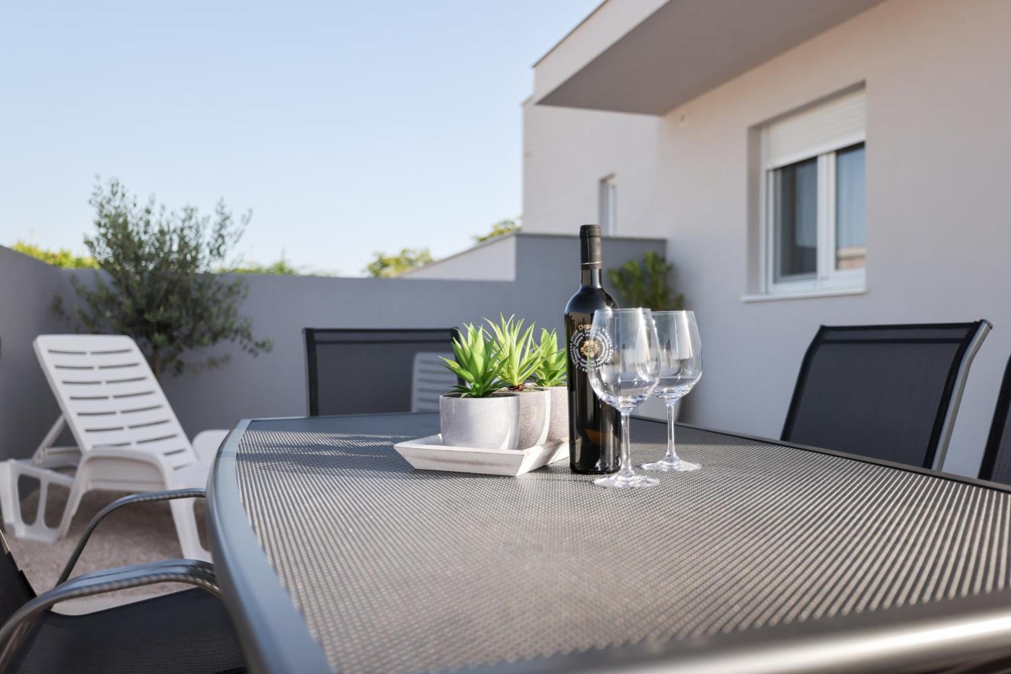 Duo Soles - Apartments With Private Parking Near Zadar Murvica  المظهر الخارجي الصورة