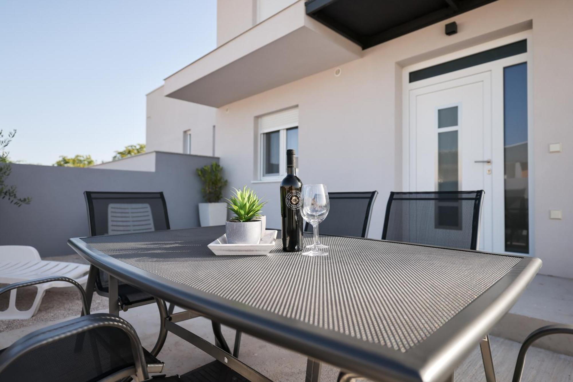 Duo Soles - Apartments With Private Parking Near Zadar Murvica  المظهر الخارجي الصورة