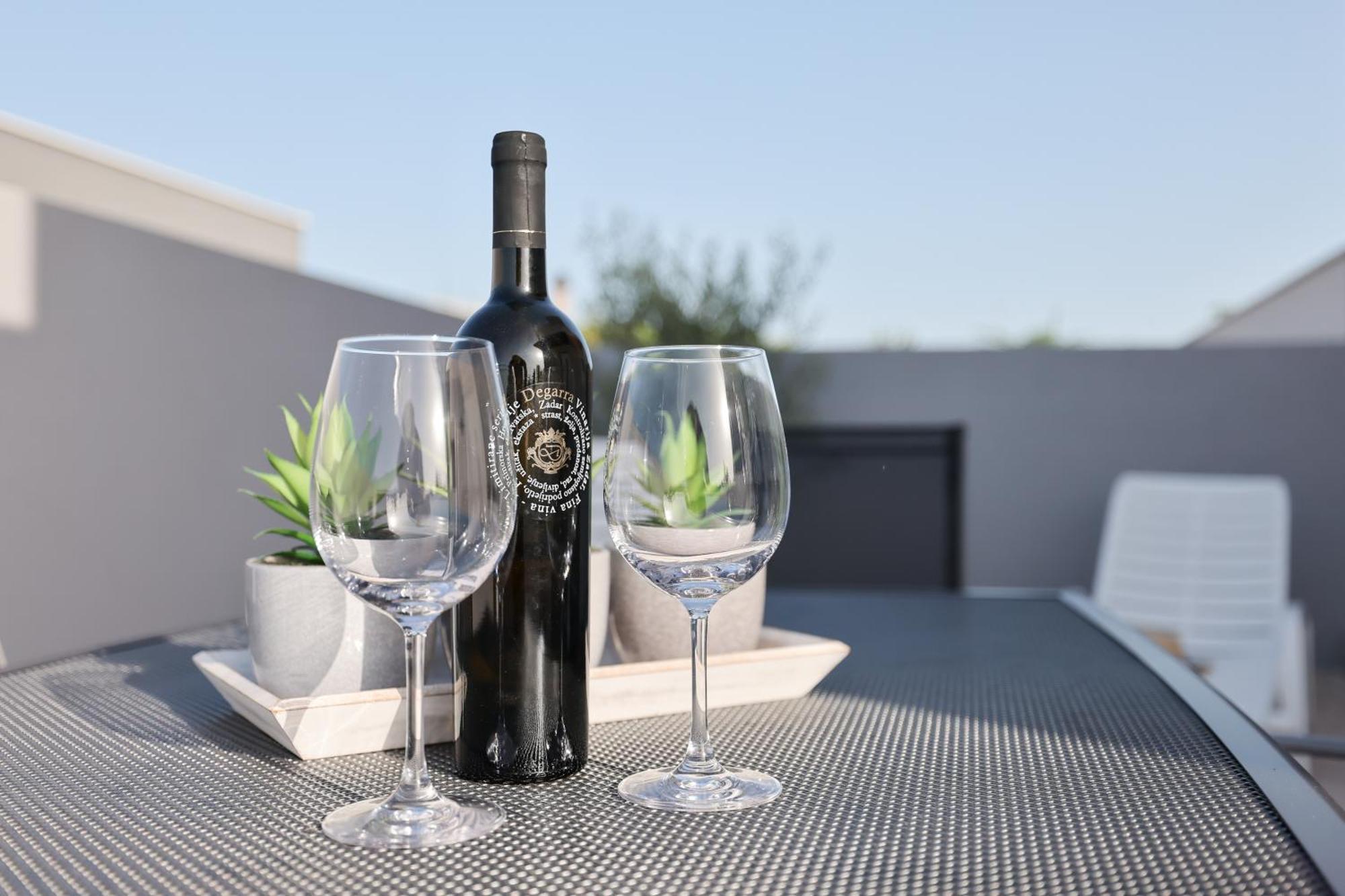 Duo Soles - Apartments With Private Parking Near Zadar Murvica  المظهر الخارجي الصورة